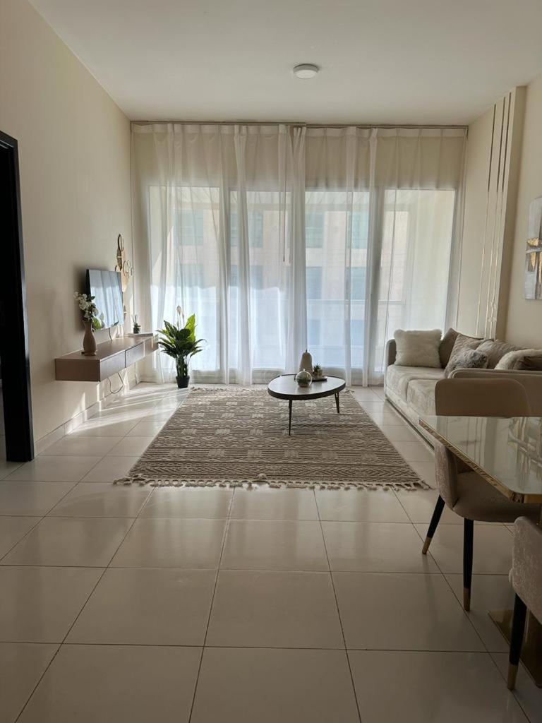 Lovely 1-Bedroom Apartment In The Heart Of Dubai Marina Dış mekan fotoğraf