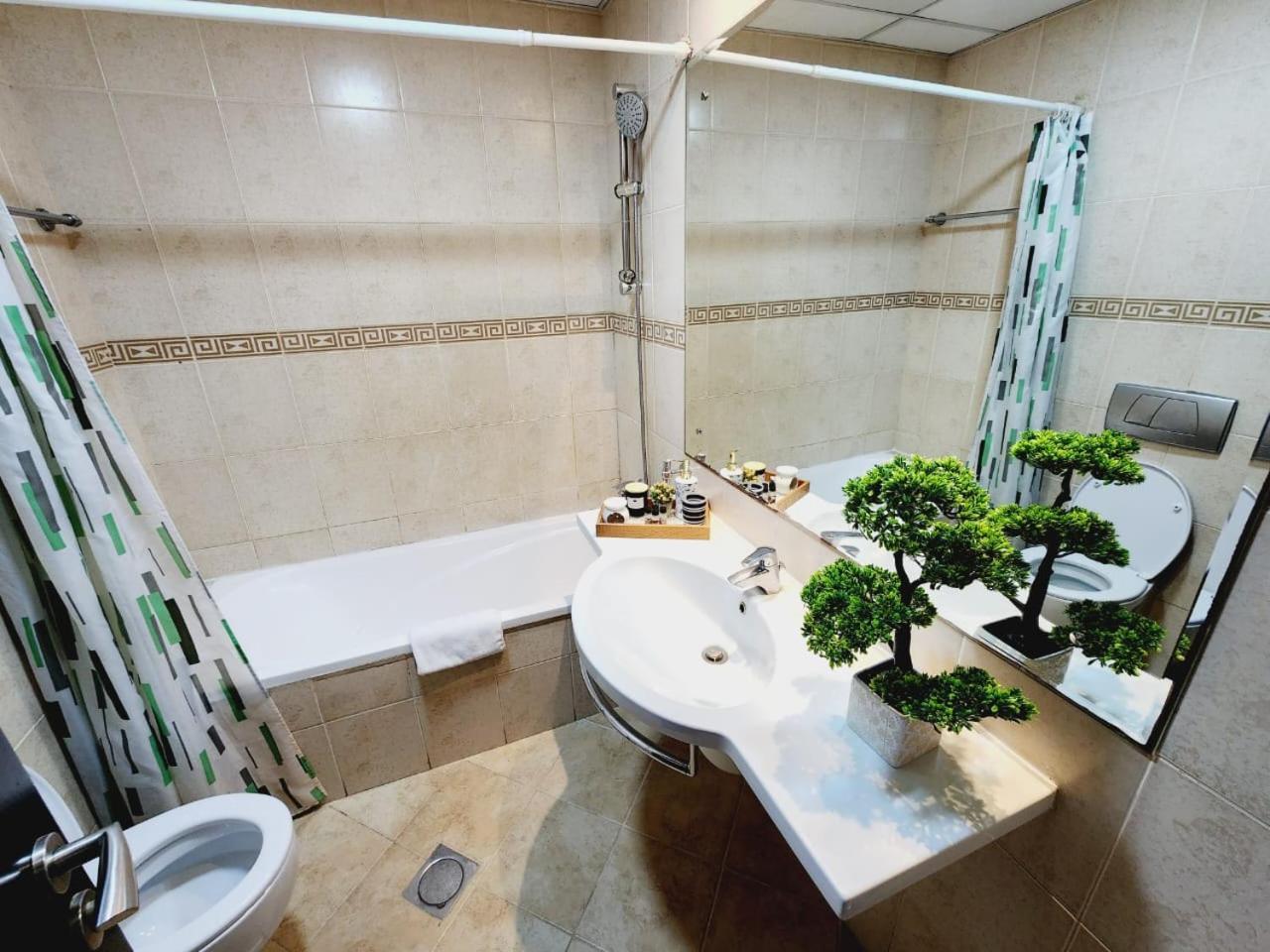 Lovely 1-Bedroom Apartment In The Heart Of Dubai Marina Dış mekan fotoğraf
